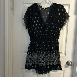 Love‎ Tree Romper Size Large Black Sheer Back